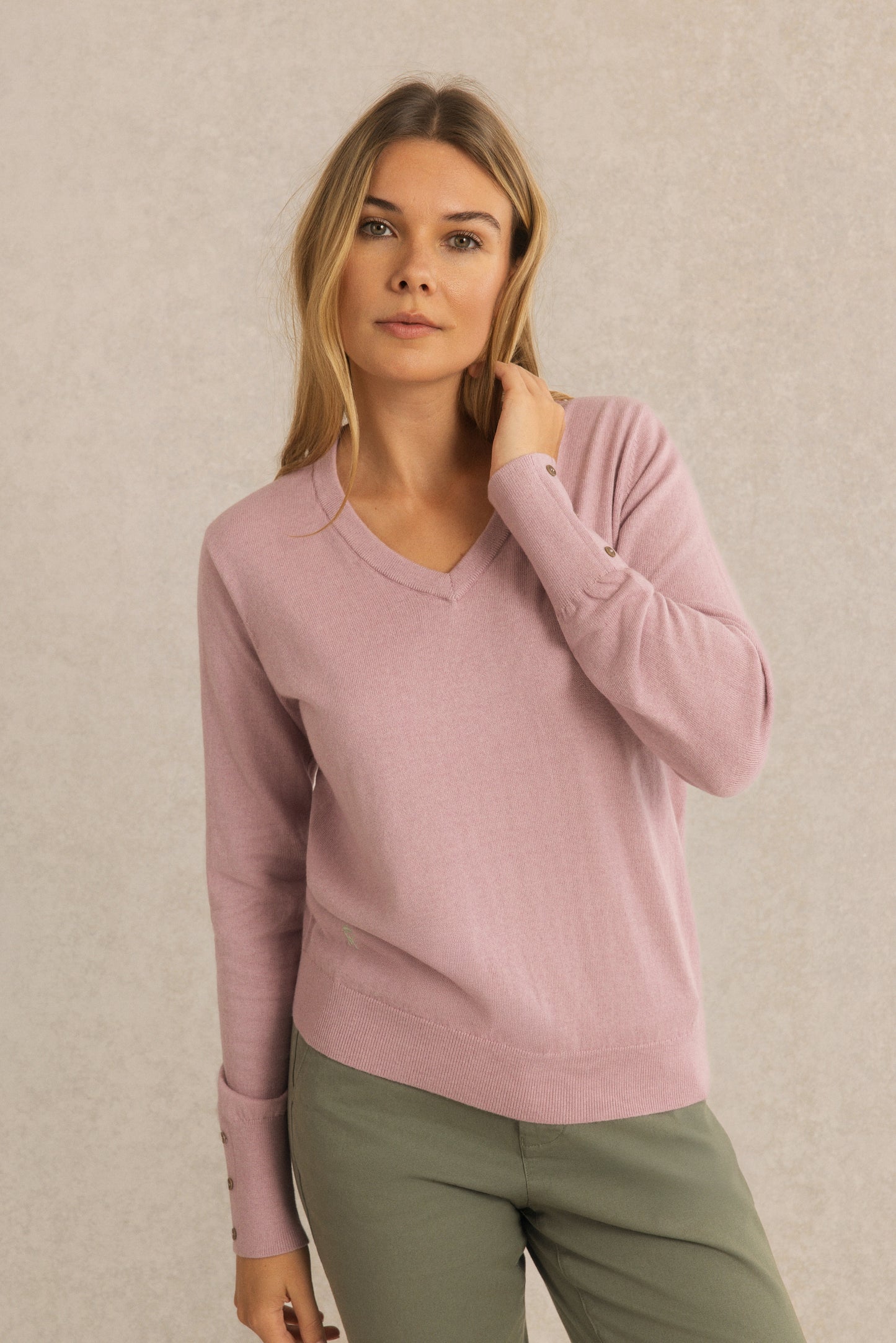 Pull Col V à Manches Boutonnées