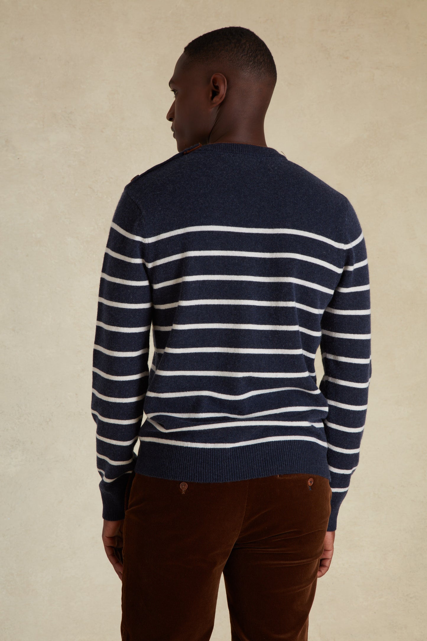 Pull à Epaule Boutonnée à Rayures