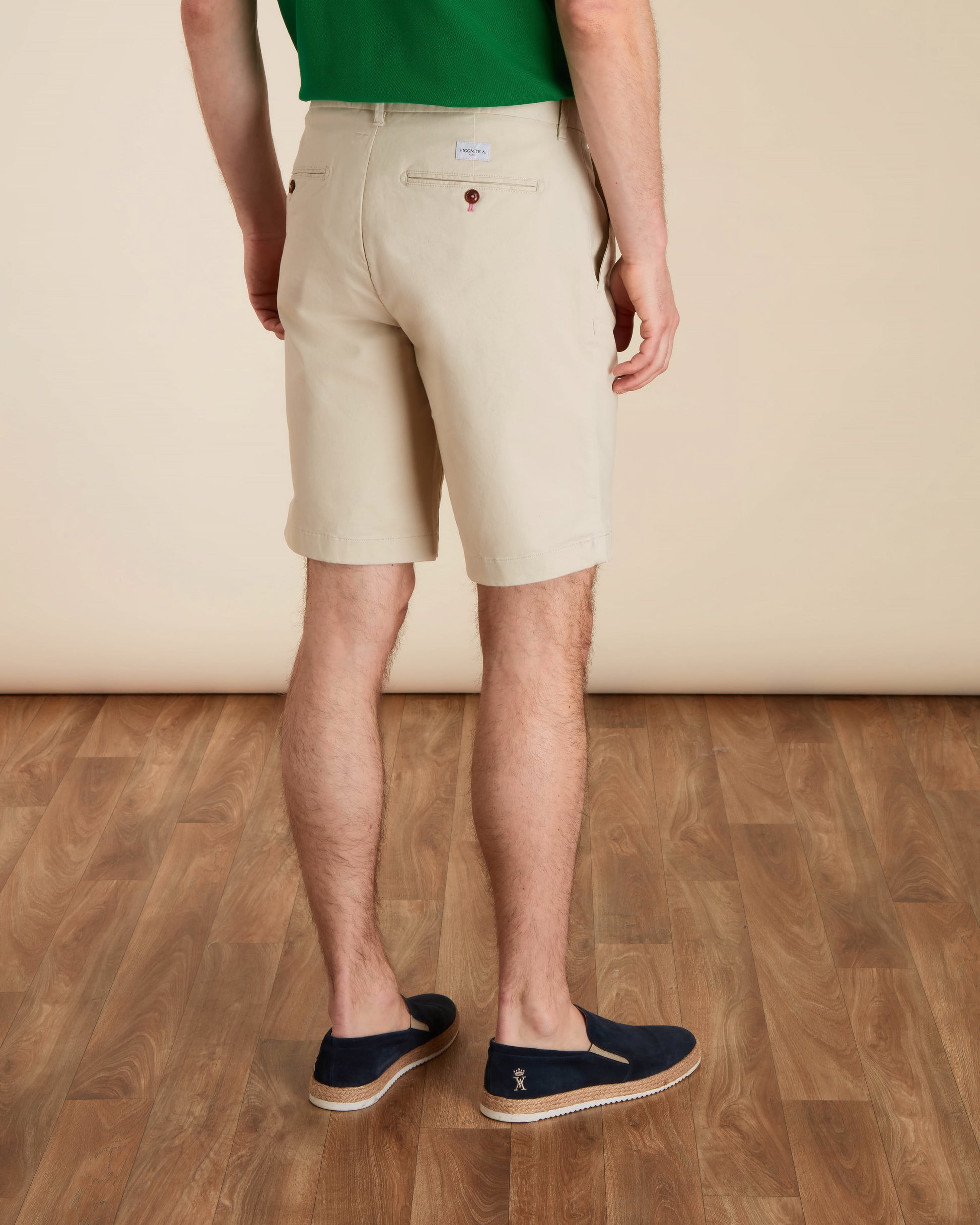 Arrière du Bermuda beige clair pour homme vicomte A.