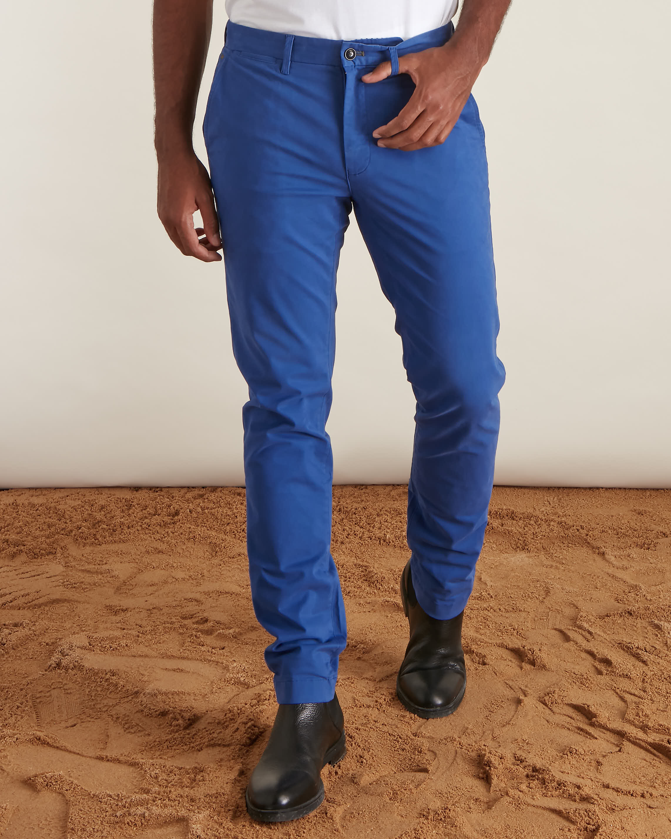 Pantalon chino droit en coton uni Bleu roi Vicomte A. Vicomte A