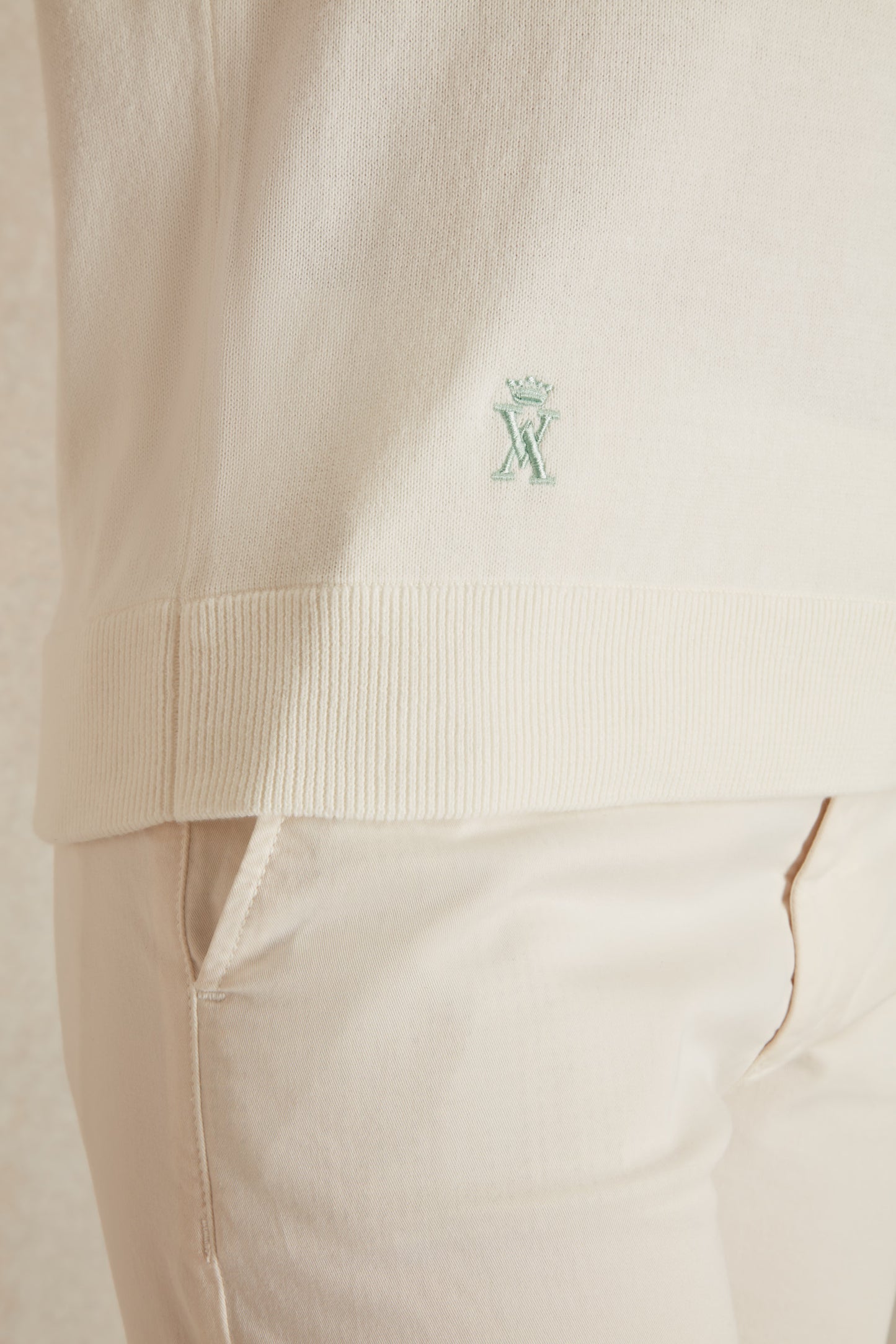 Pull Col Rond à Détails Contrasté