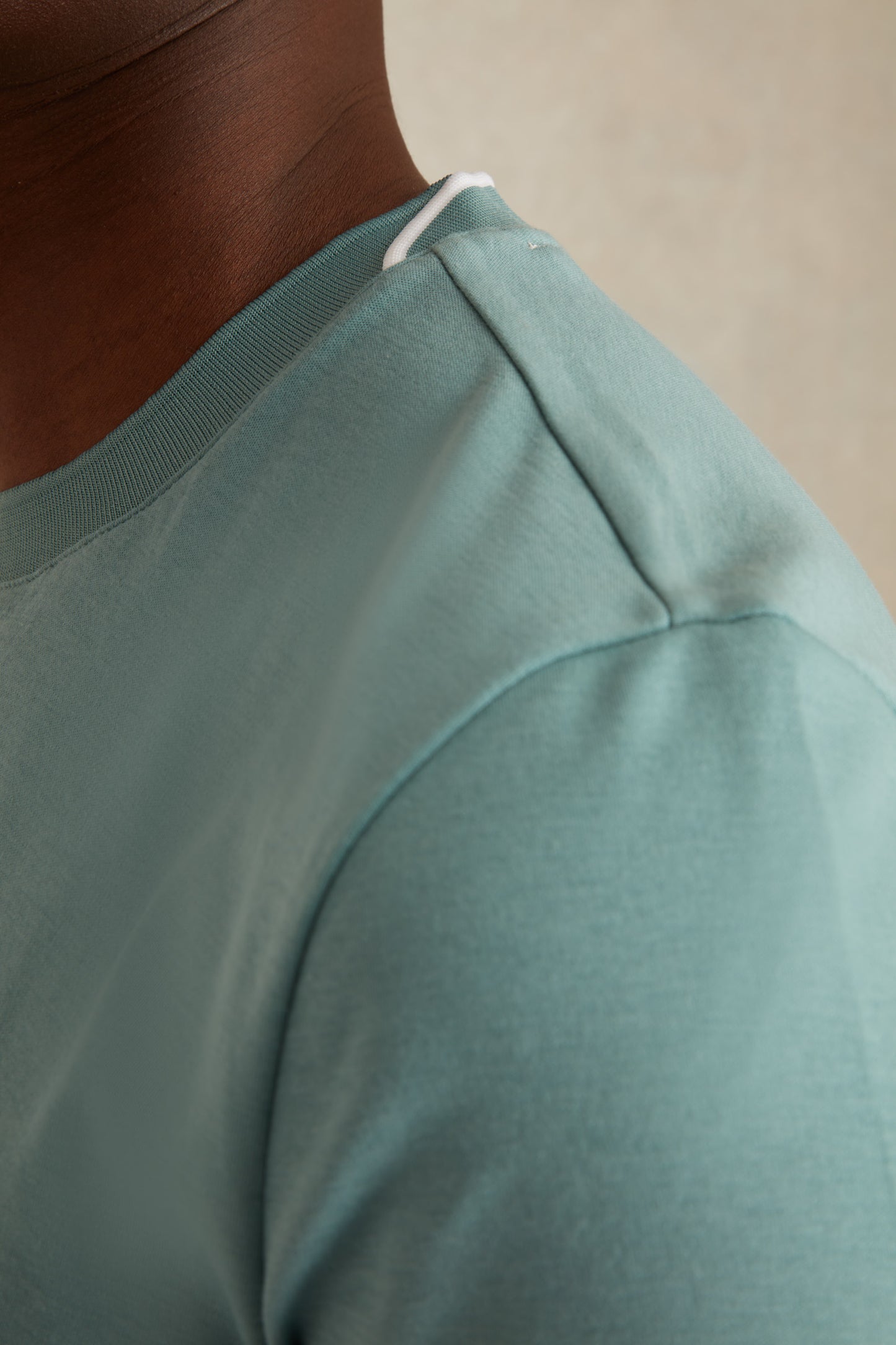 T-shirt à Détails Col