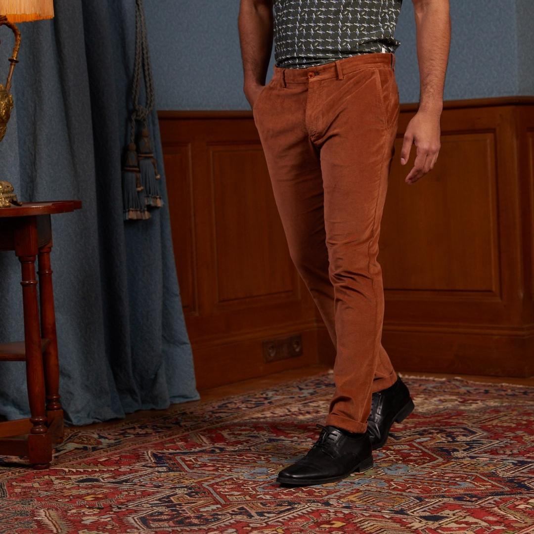 Pantalon chino LORENZO droit en velours cotelé - Marron - Vicomte A